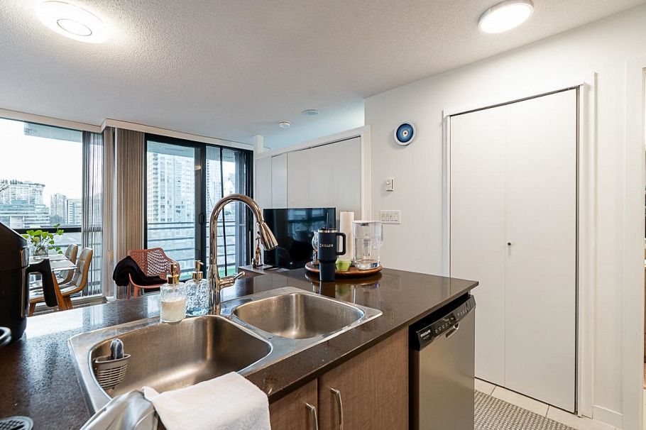 1708 909 Mainland Street Vancouver, BC - 10