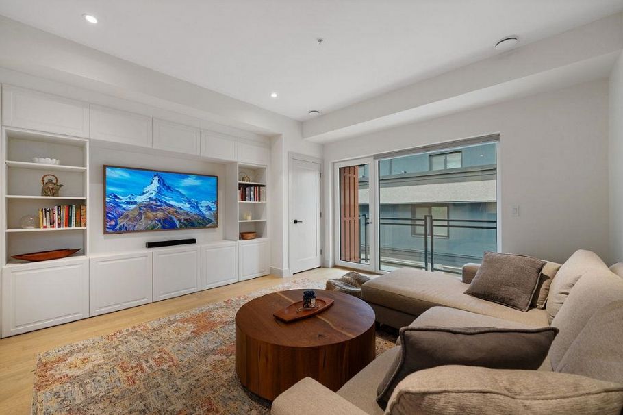 27 632 E 3rd Street North Vancouver, BC - 12