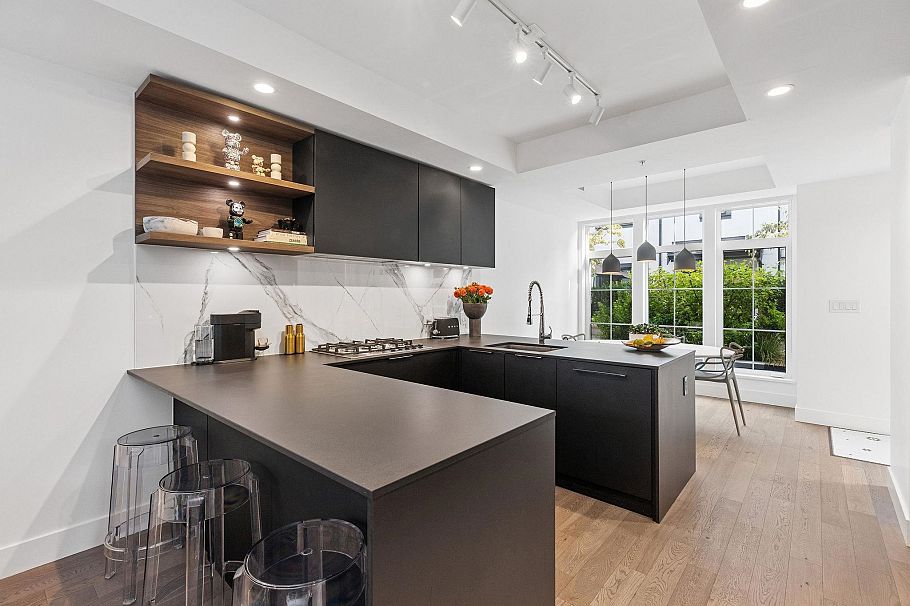 134 2070 Curling Road North Vancouver, BC - 17