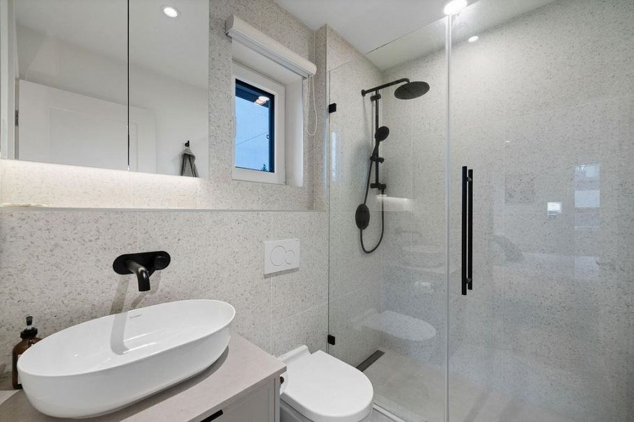 27 632 E 3rd Street North Vancouver, BC - 22