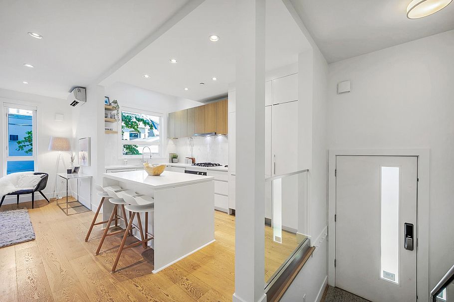 2431 W Broadway Street Vancouver, BC - 5