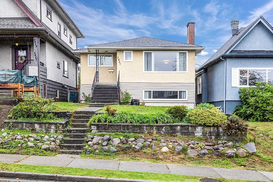2431 E 12th Avenue Vancouver, BC - 1