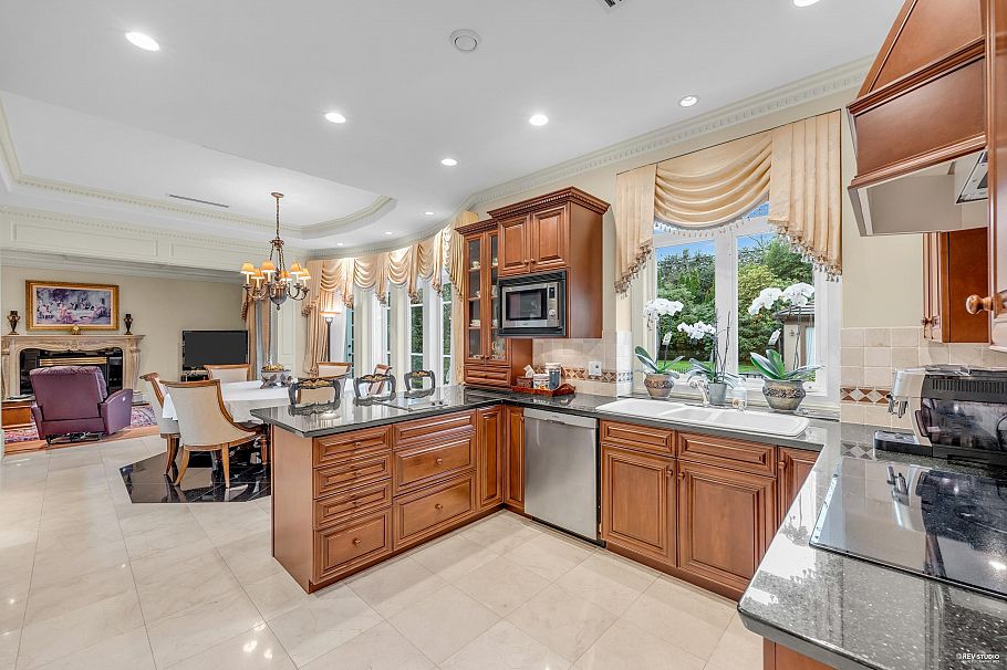 1961 Allison Road Vancouver, BC - 14