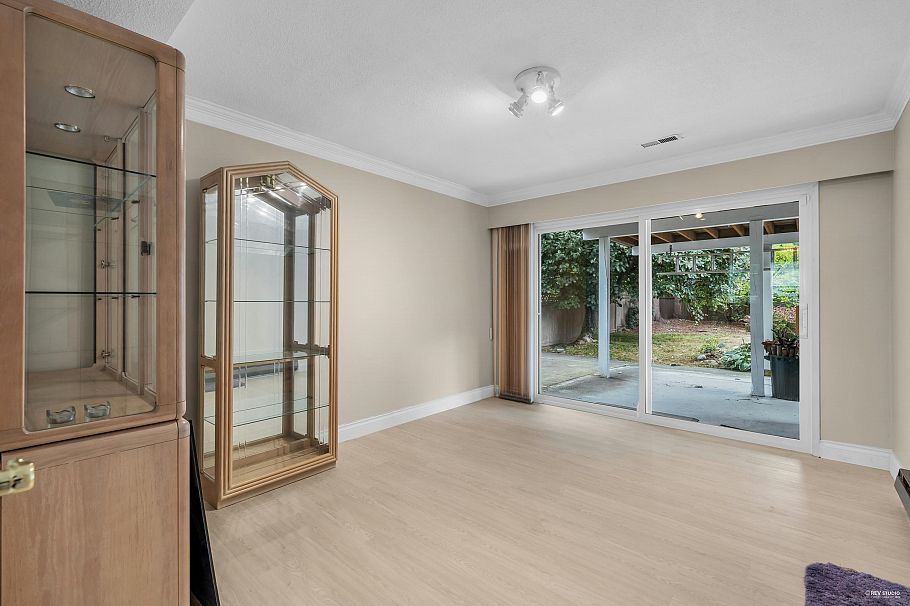 3566 Regent Avenue North Vancouver, BC - 33