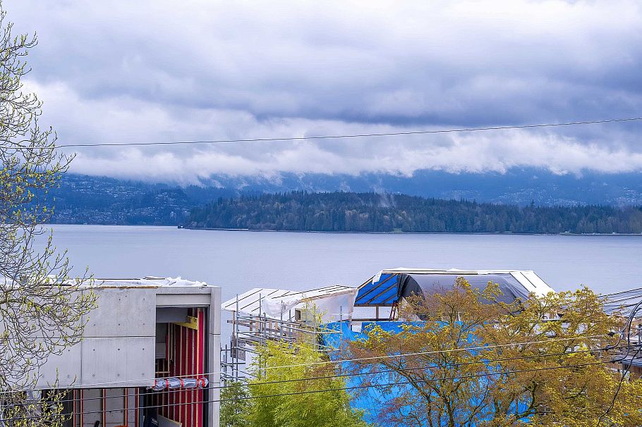 3458 Point Grey Road Vancouver, BC - 31