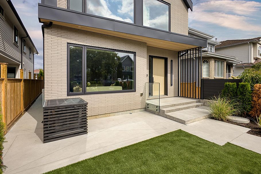 1 1243 E 27th Avenue Vancouver, BC - 2