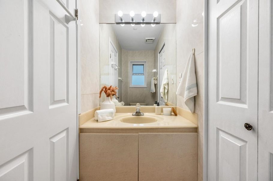 4110 Penticton Street Vancouver, BC - 25