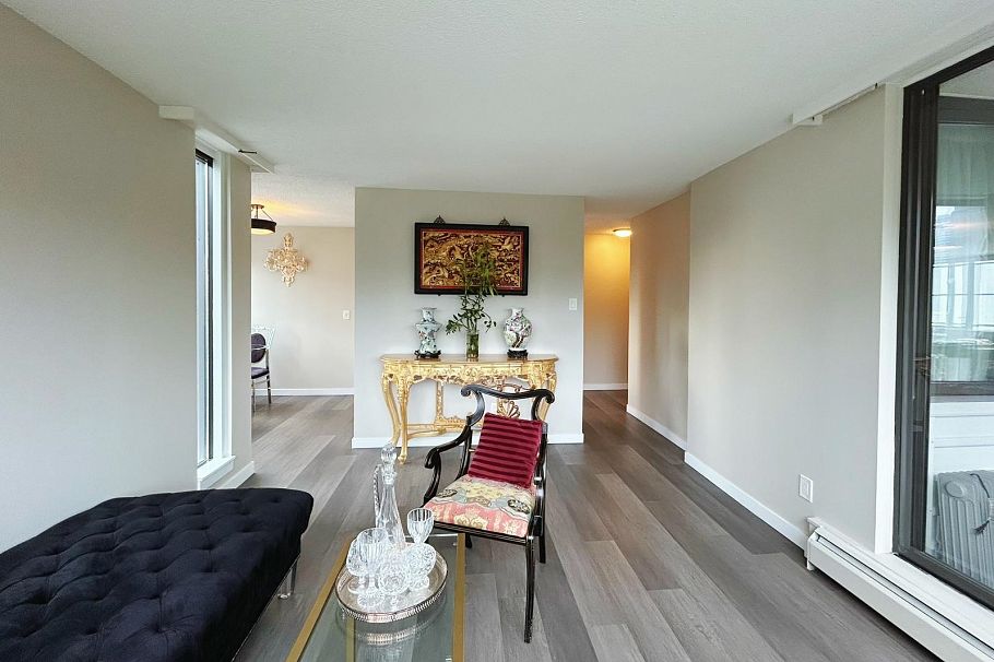 606 1740 Comox Street Vancouver, BC - 5