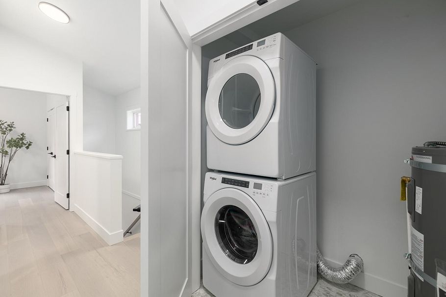 1061 Semlin Drive Vancouver, BC - 19