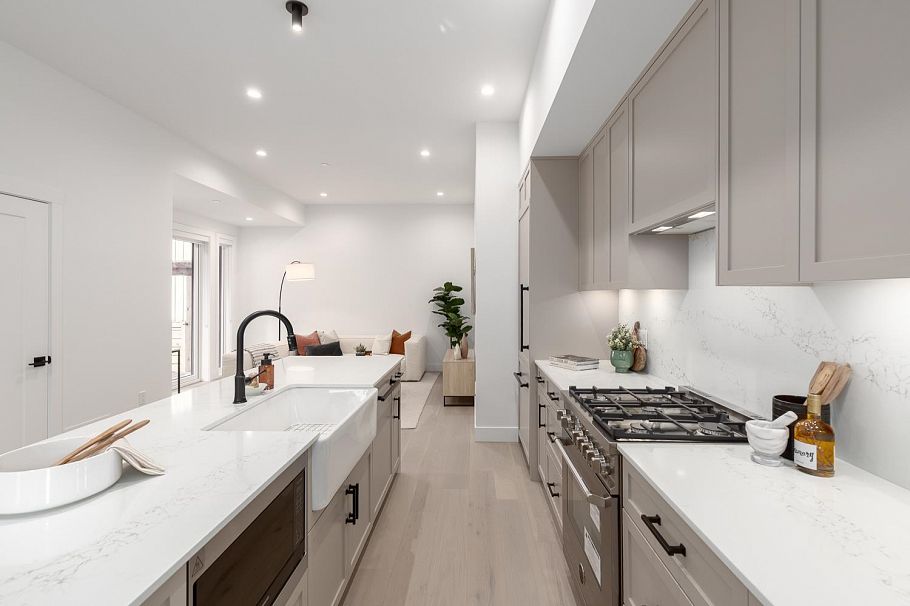 1061 Semlin Drive Vancouver, BC - 6