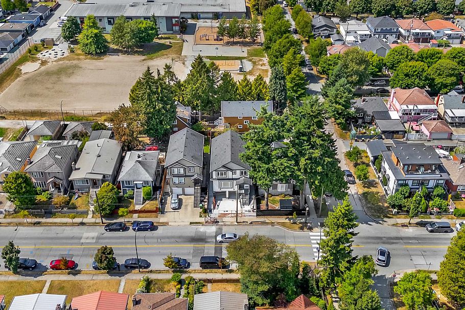 2 5221 Clarendon Street Vancouver, BC - 38