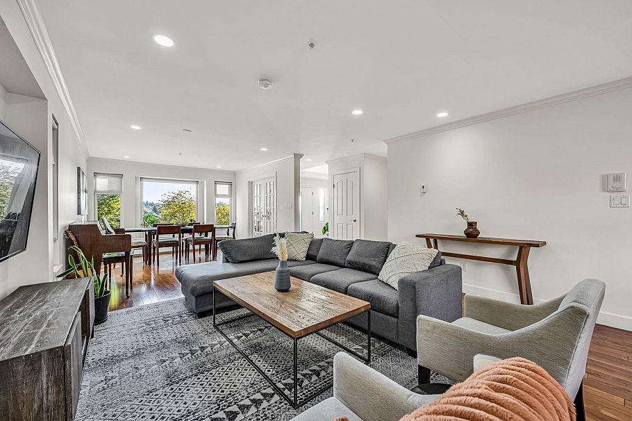 3191 E 8th Avenue Vancouver, BC - 20