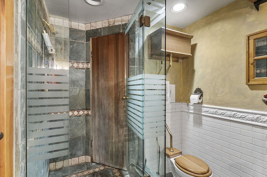 301 41 Alexander Street Vancouver, BC - 23