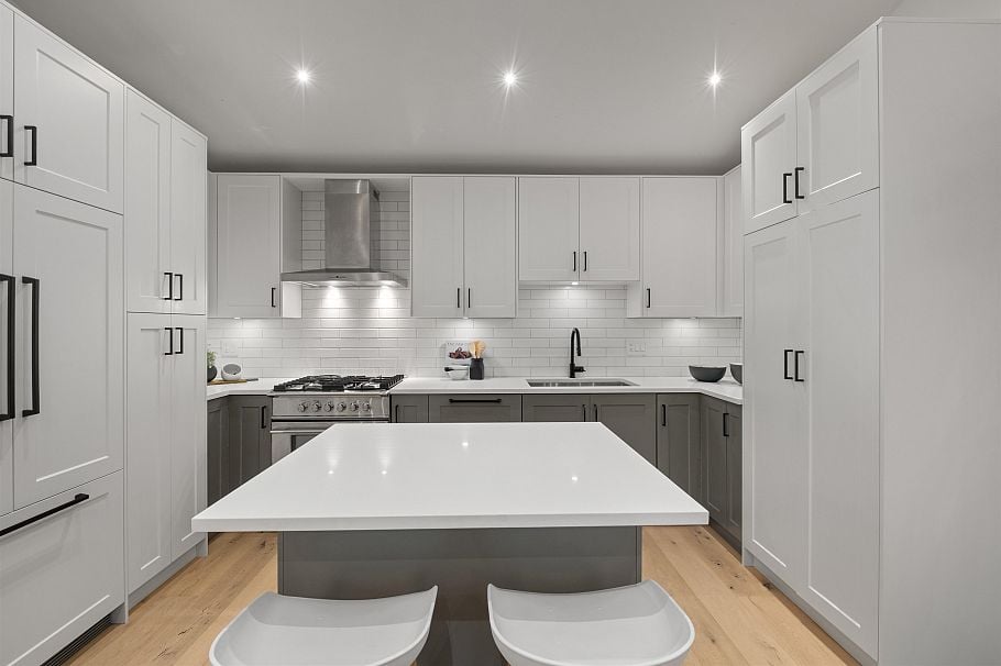 2058 E 5th Avenue Vancouver, BC - 7