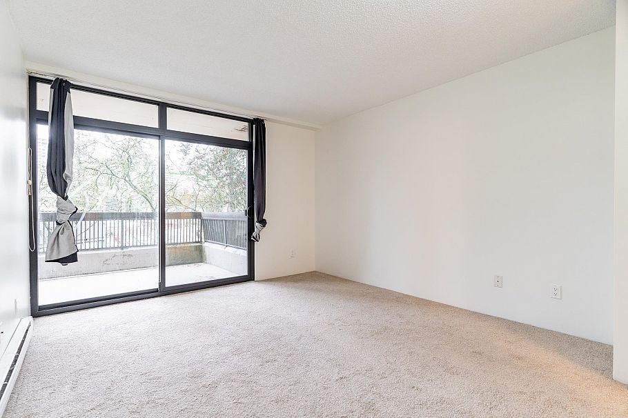 301 5932 Patterson Avenue Burnaby, BC - 17