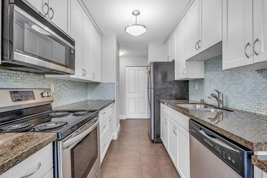 2224 Eton Street Vancouver, BC - 3