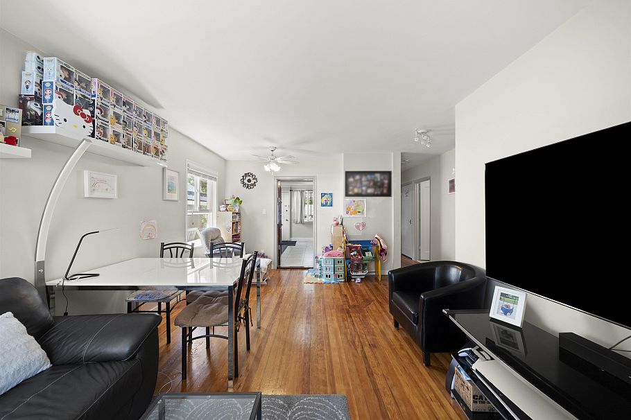 4763 Killarney Street Vancouver, BC - 1