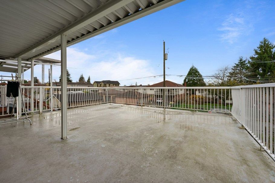 2663 E 41st Avenue Vancouver, BC - 16