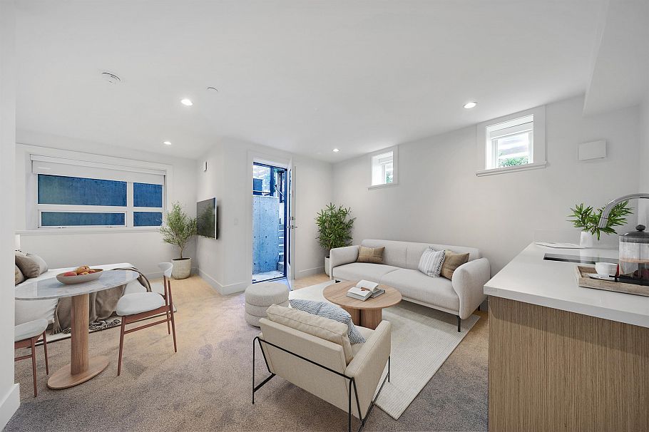 2431 W Broadway Street Vancouver, BC - 37