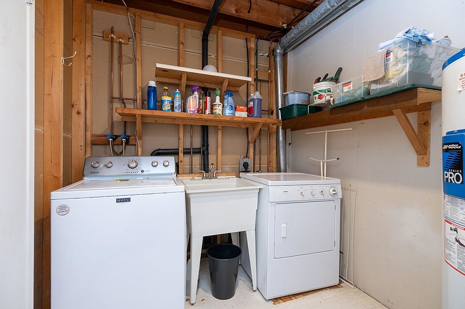 4083 Parkway Drive Vancouver, BC - 36