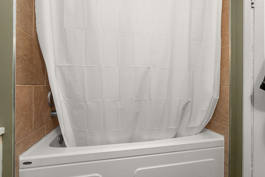 831 E 38th Avenue Vancouver, BC - 33