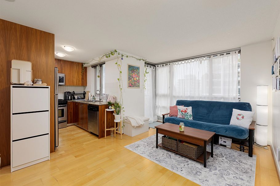 401 1030 W Broadway Vancouver, BC - 2