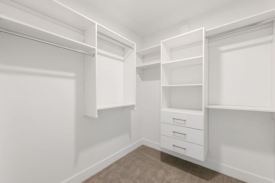 2431 W Broadway Street Vancouver, BC - 26