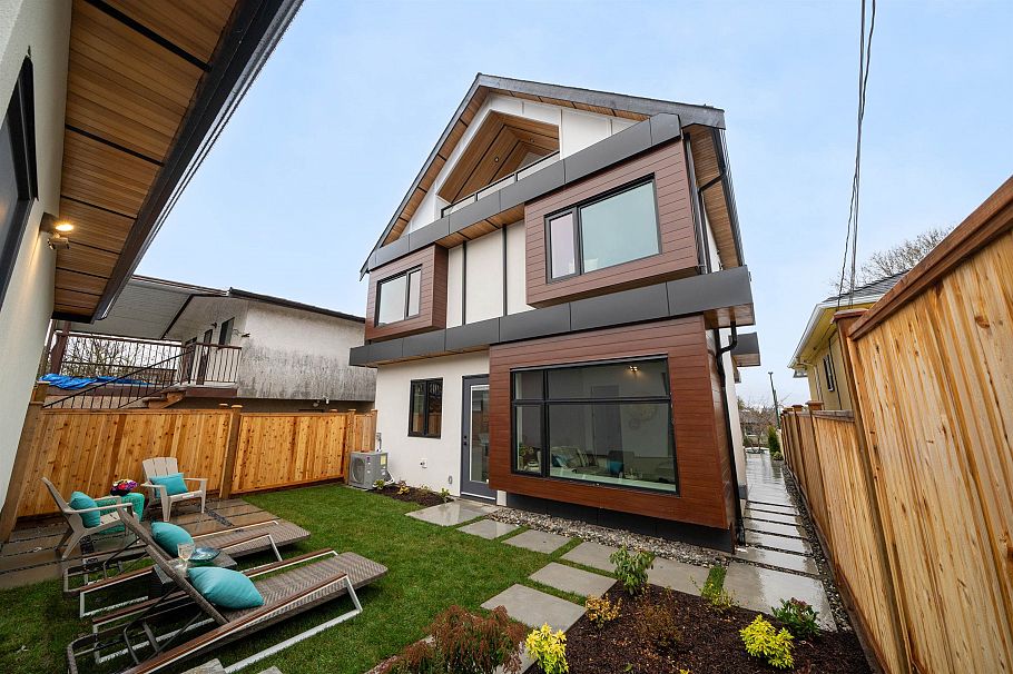 2 2474 E 21st Avenue Vancouver, BC - 33