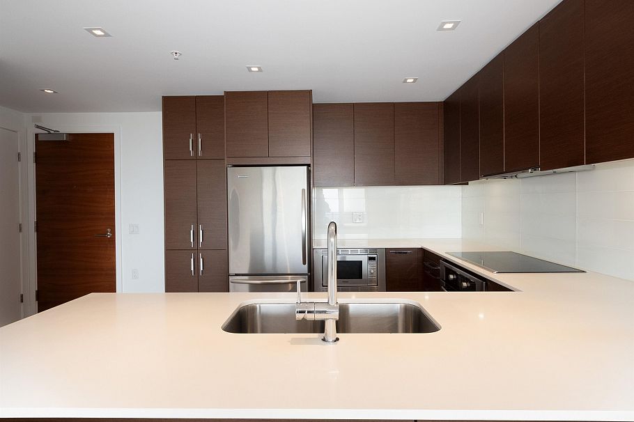 703 111 E 13th Street North Vancouver, BC - 19