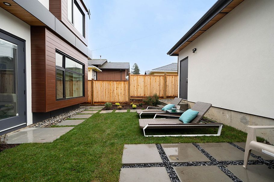 2 2474 E 21st Avenue Vancouver, BC - 32