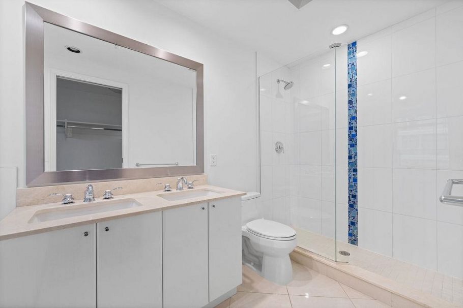 403 162 Victory Ship Way North Vancouver, BC - 30