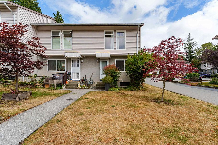5 3554 E 49th Avenue Vancouver, BC - 2