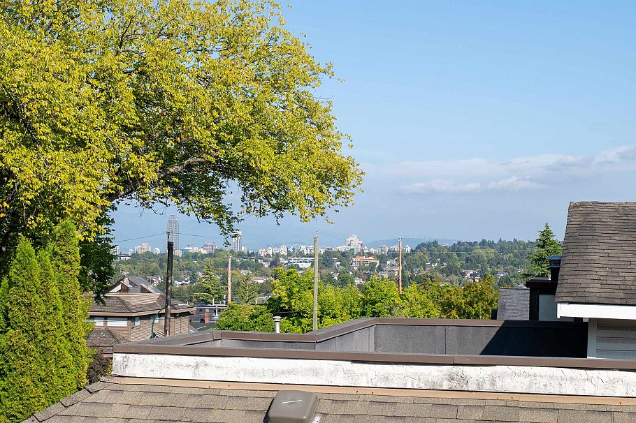 3330 W 21st Avenue Vancouver, BC - 25