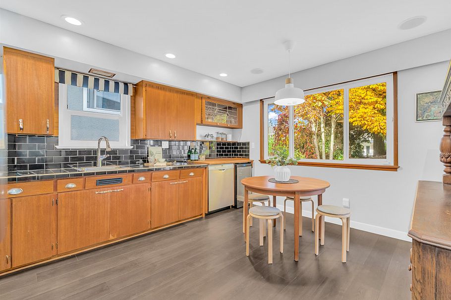 1327 E 29th Avenue Vancouver, BC - 8