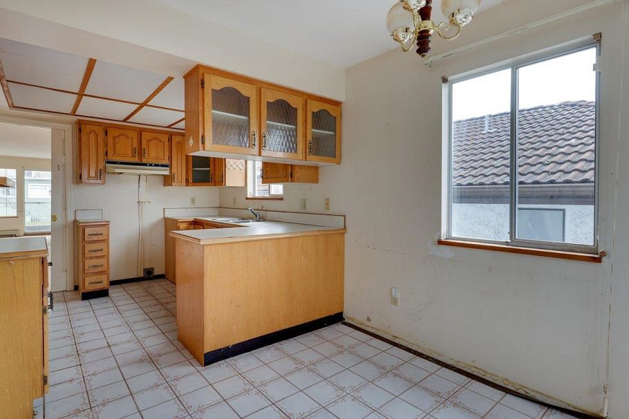 311 E 38th Avenue Vancouver, BC - 11