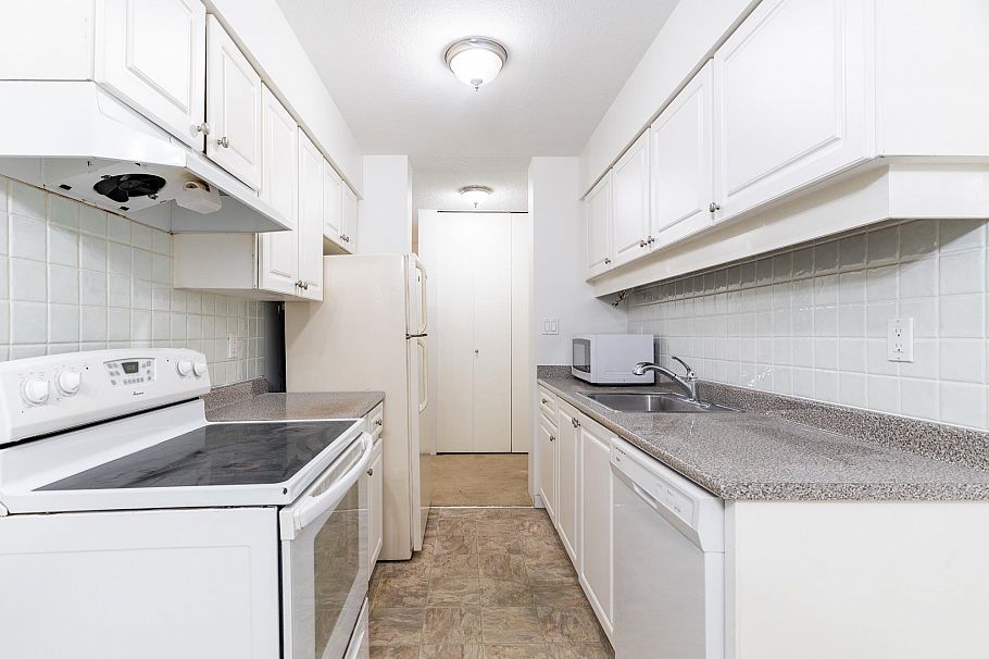 301 5932 Patterson Avenue Burnaby, BC - 15