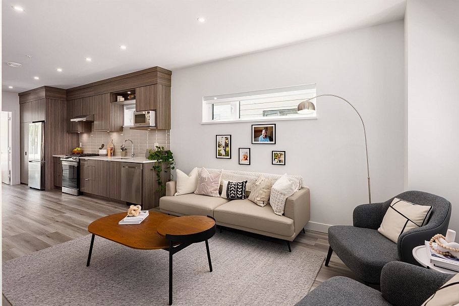 5102 Chambers Street Vancouver, BC - 3