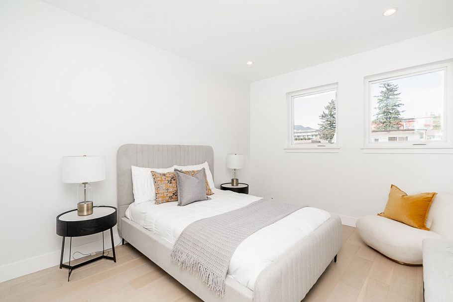 2 434 E 1st Street North Vancouver, BC - 20