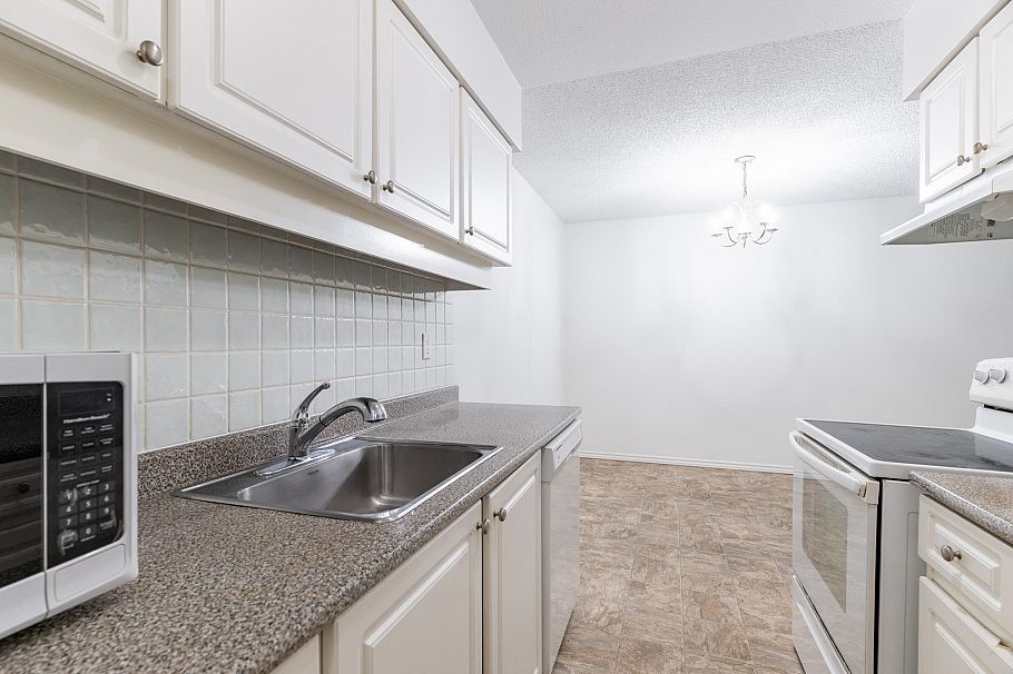 301 5932 Patterson Avenue Burnaby, BC - 16