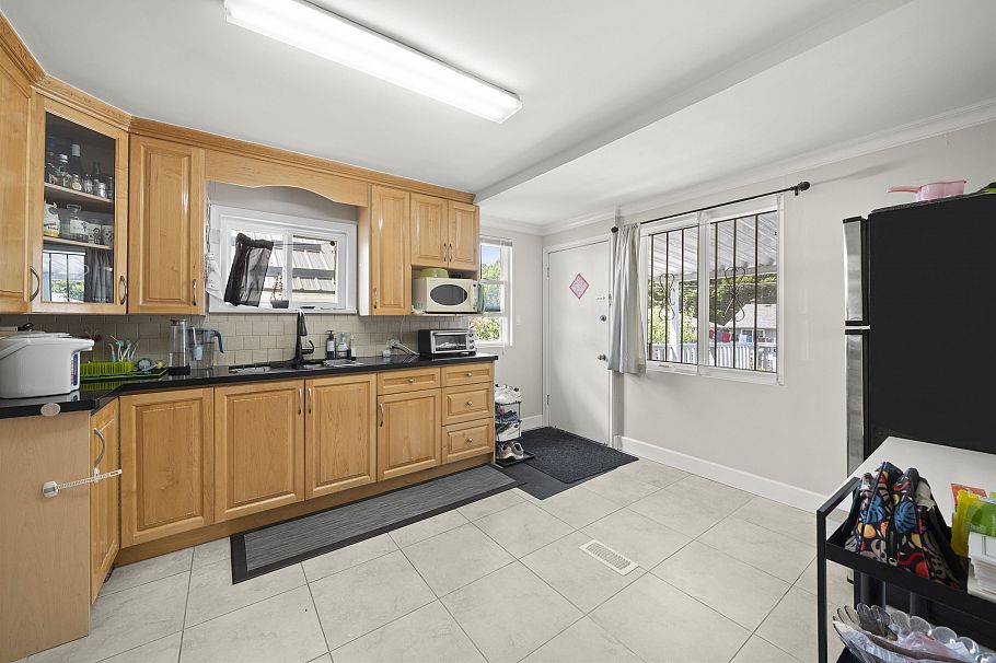 4763 Killarney Street Vancouver, BC - 5