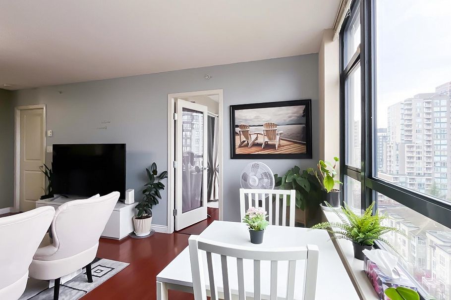 1407 3520 Crowley Drive Vancouver, BC - 10