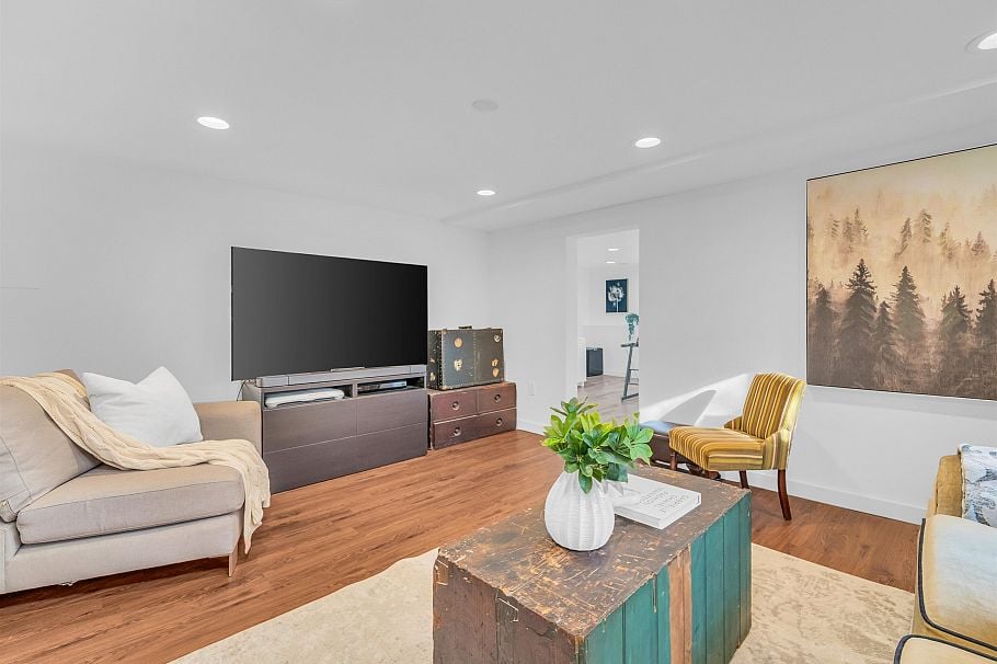 1327 E 29th Avenue Vancouver, BC - 21