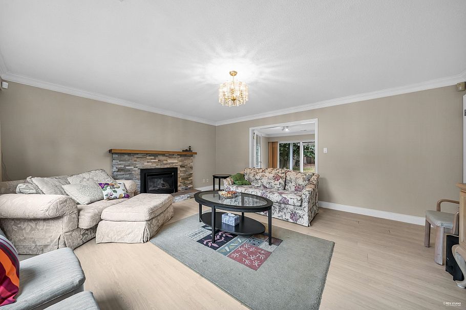 3566 Regent Avenue North Vancouver, BC - 32