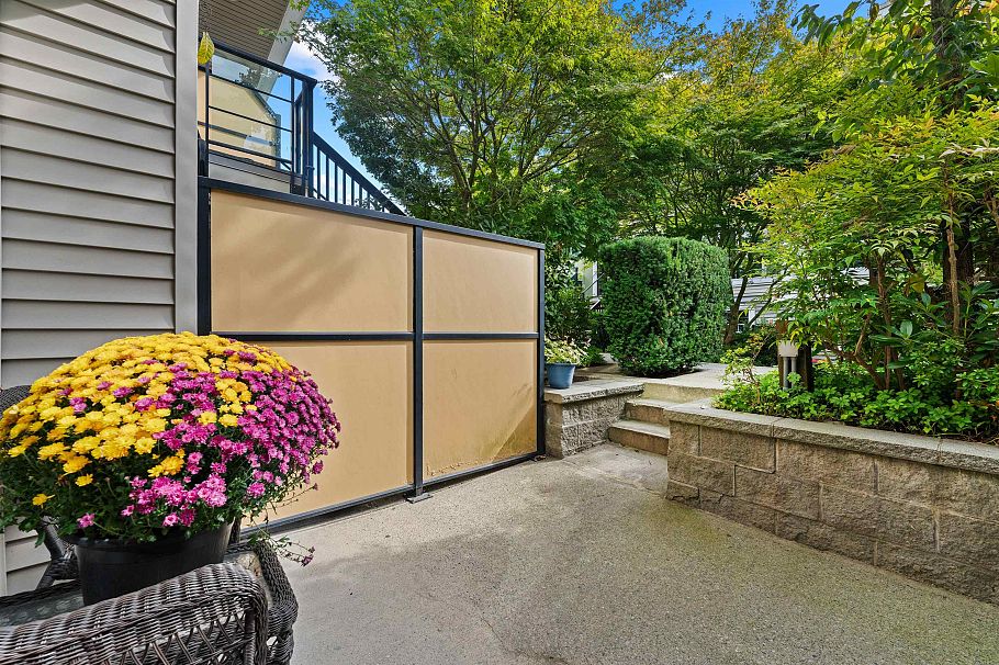 45 728 W 14th Street North Vancouver, BC - 24