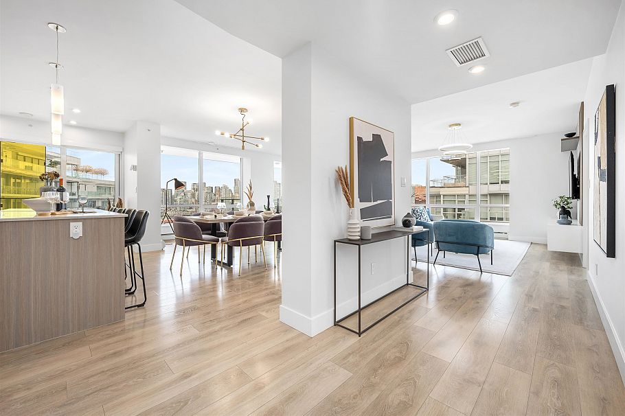 1801 1788 Columbia Street Vancouver, BC - 2