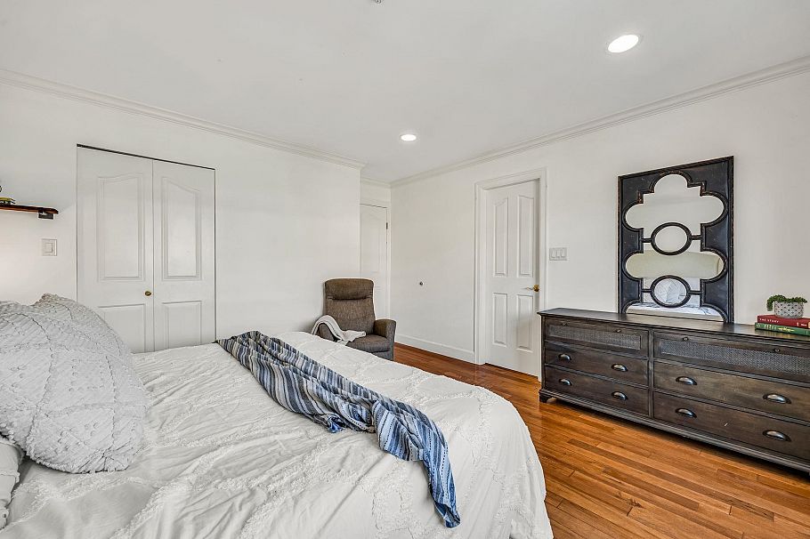 3191 E 8th Avenue Vancouver, BC - 6