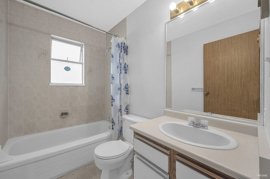 3529 Napier Street Vancouver, BC - 30