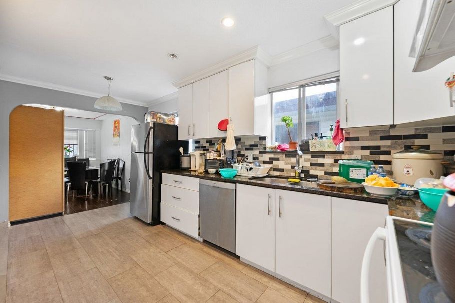 2663 E 41st Avenue Vancouver, BC - 5