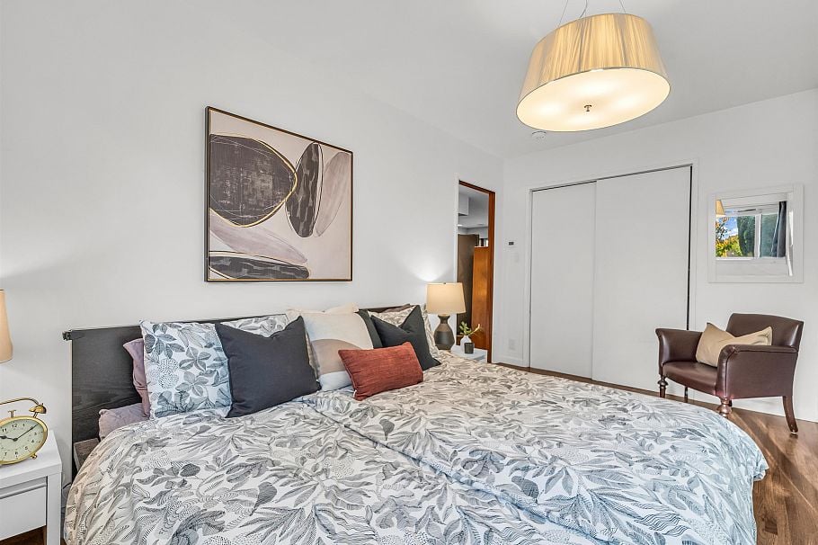 1327 E 29th Avenue Vancouver, BC - 11