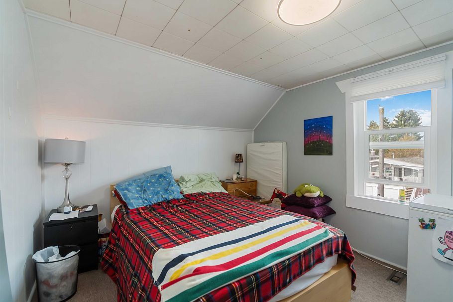 2235 East 52nd Avenue Vancouver, BC - 22